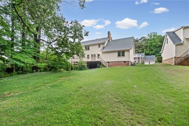 1090 Kelvington Way SW, Lilburn, GA 30047