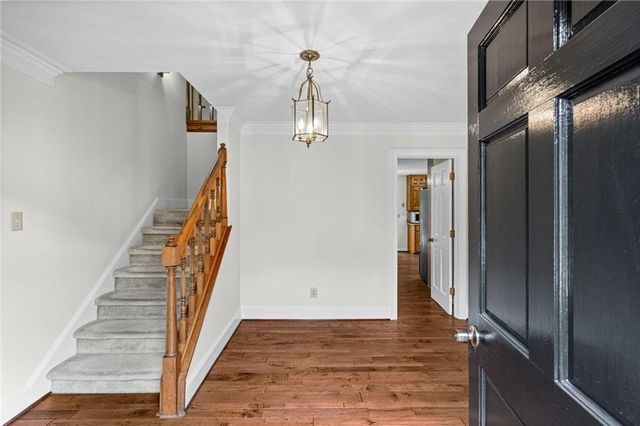 1090 Kelvington Way SW, Lilburn, GA 30047