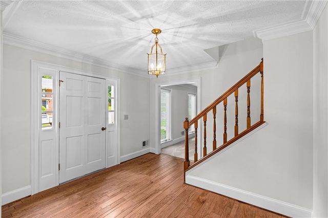 1090 Kelvington Way SW, Lilburn, GA 30047