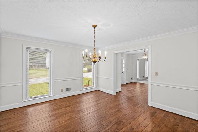 1090 Kelvington Way SW, Lilburn, GA 30047