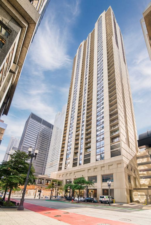 200 N Dearborn Street 1007, Chicago, IL 60601