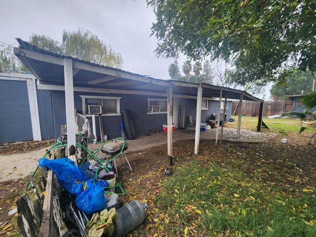 1118 E Harding Rd, Turlock, CA 95380