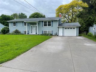 31 Loretta Drive, Parma, NY 14559