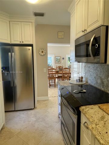 23755 SW 142nd Ave, Homestead, FL 33032