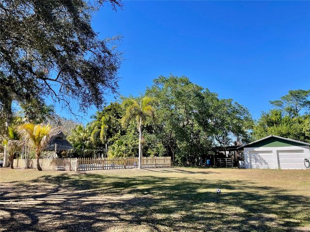 23755 SW 142nd Ave, Homestead, FL 33032