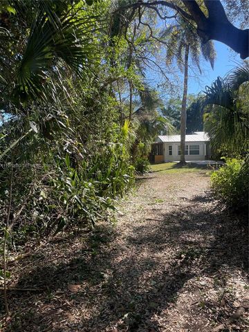 23755 SW 142nd Ave, Homestead, FL 33032