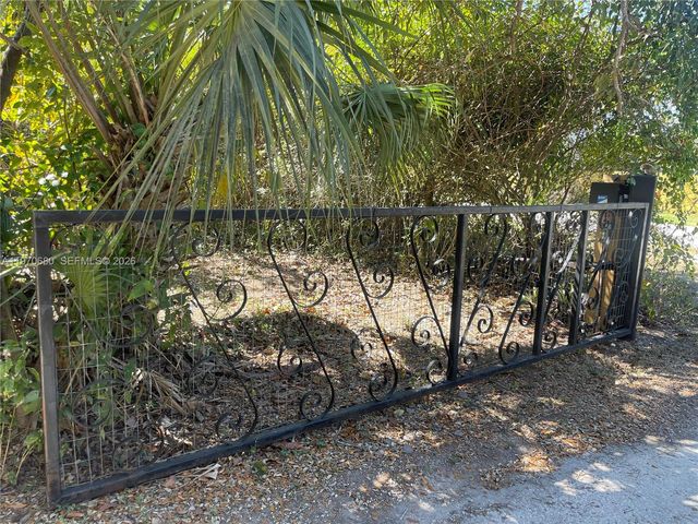 23755 SW 142nd Ave, Homestead, FL 33032