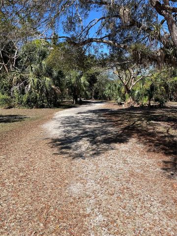 23755 SW 142nd Ave, Homestead, FL 33032