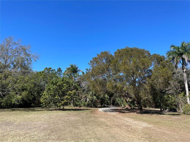 23755 SW 142nd Ave, Homestead, FL 33032