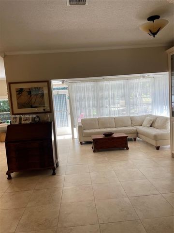 23755 SW 142nd Ave, Homestead, FL 33032