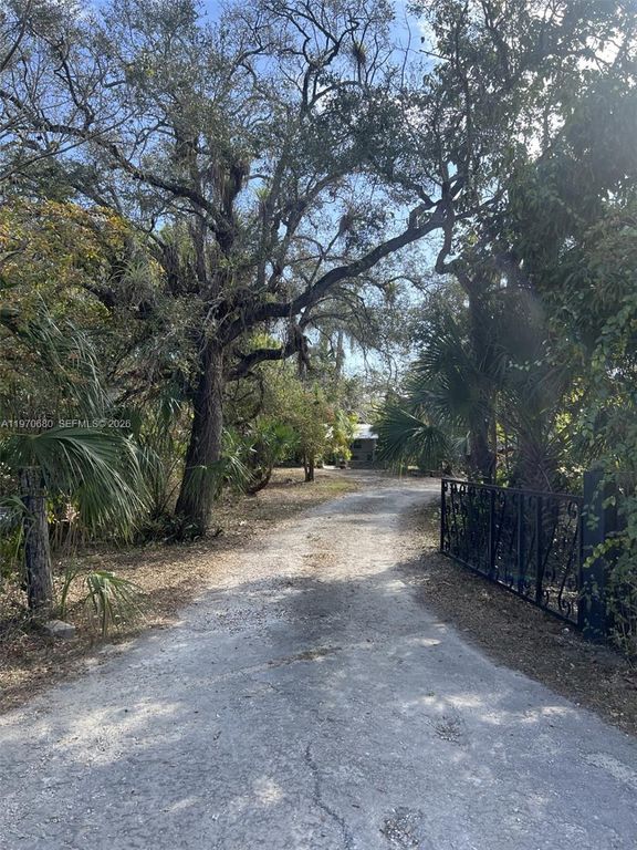 23755 SW 142nd Ave, Homestead, FL 33032