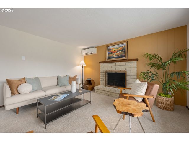 1153 Elizabeth St, Eugene, OR 97402