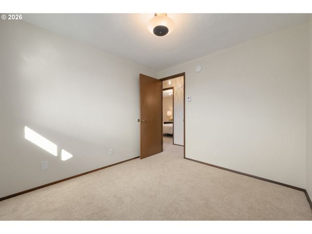 1153 Elizabeth St, Eugene, OR 97402