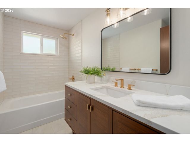 1153 Elizabeth St, Eugene, OR 97402