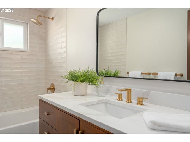 1153 Elizabeth St, Eugene, OR 97402