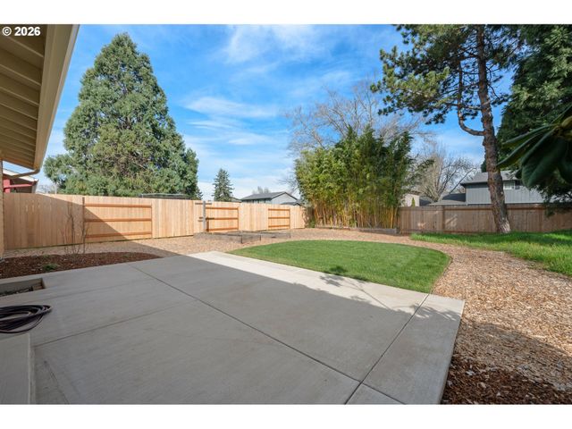 1153 Elizabeth St, Eugene, OR 97402