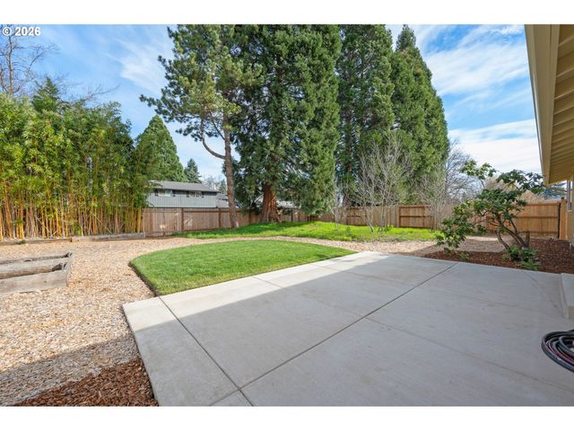 1153 Elizabeth St, Eugene, OR 97402