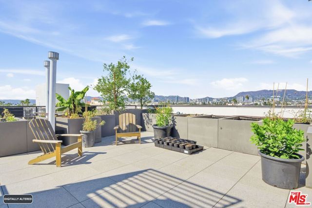 667 N Wilton Place 306, Los Angeles, CA 90004