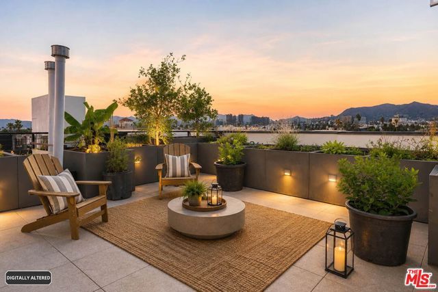 667 N Wilton Place 306, Los Angeles, CA 90004