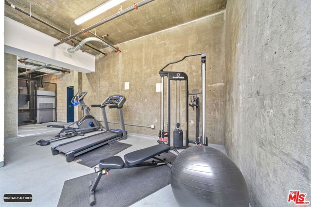 667 N Wilton Place 306, Los Angeles, CA 90004