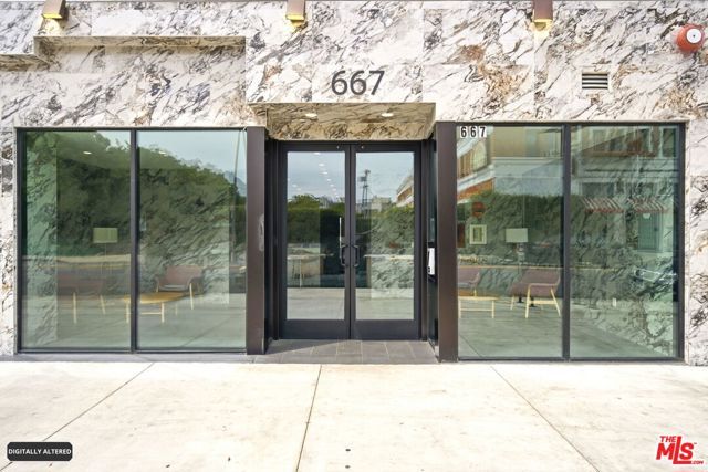 667 N Wilton Place 306, Los Angeles, CA 90004