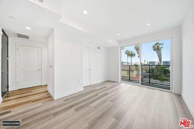 667 N Wilton Place 306, Los Angeles, CA 90004