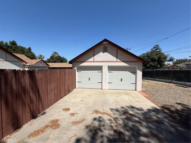 929 E Grand Boulevard, Corona, CA 92879