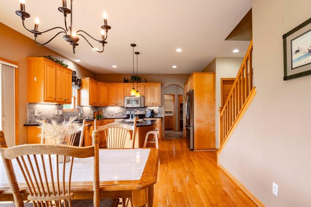 10610 Pinnacle Way, Woodbury, MN 55129