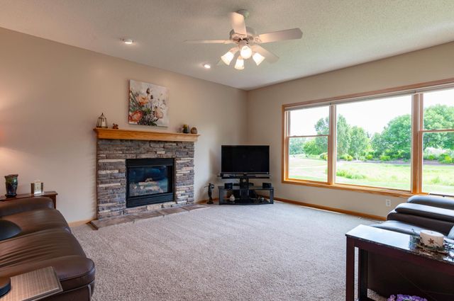 10610 Pinnacle Way, Woodbury, MN 55129