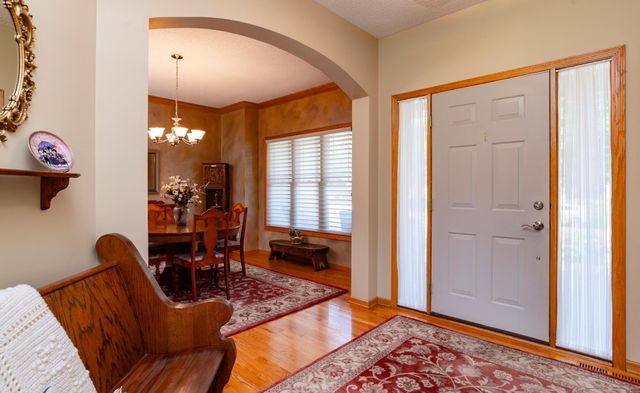 10610 Pinnacle Way, Woodbury, MN 55129