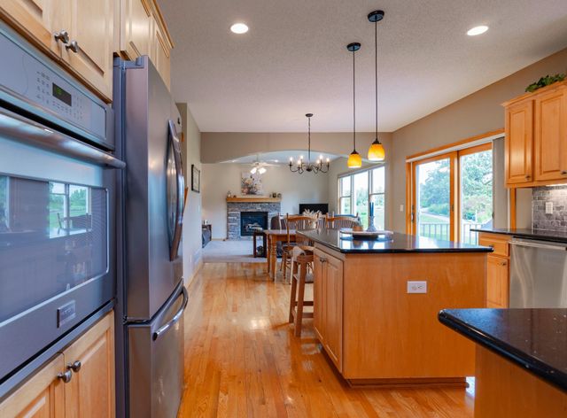 10610 Pinnacle Way, Woodbury, MN 55129