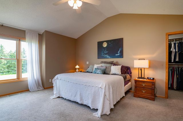 10610 Pinnacle Way, Woodbury, MN 55129