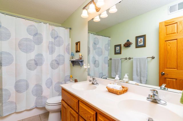 10610 Pinnacle Way, Woodbury, MN 55129