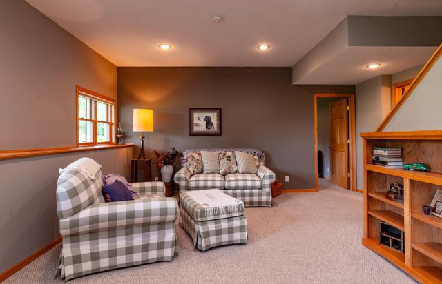10610 Pinnacle Way, Woodbury, MN 55129