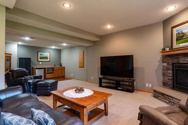 10610 Pinnacle Way, Woodbury, MN 55129