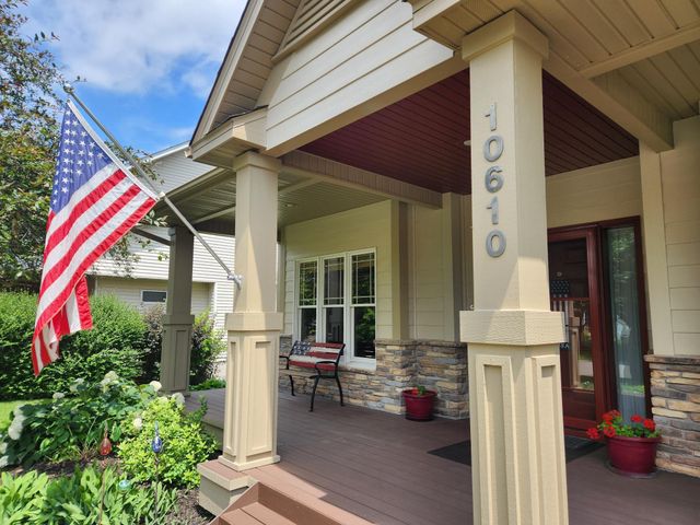 10610 Pinnacle Way, Woodbury, MN 55129