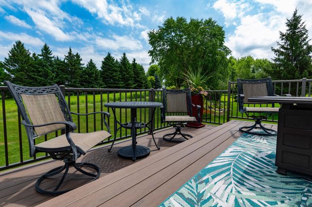 10610 Pinnacle Way, Woodbury, MN 55129