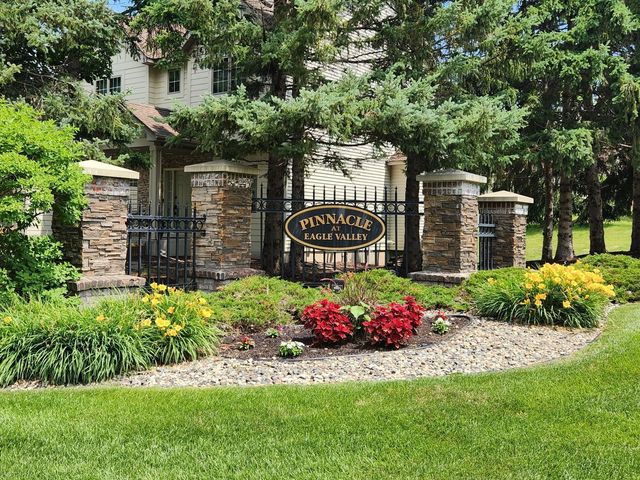 10610 Pinnacle Way, Woodbury, MN 55129