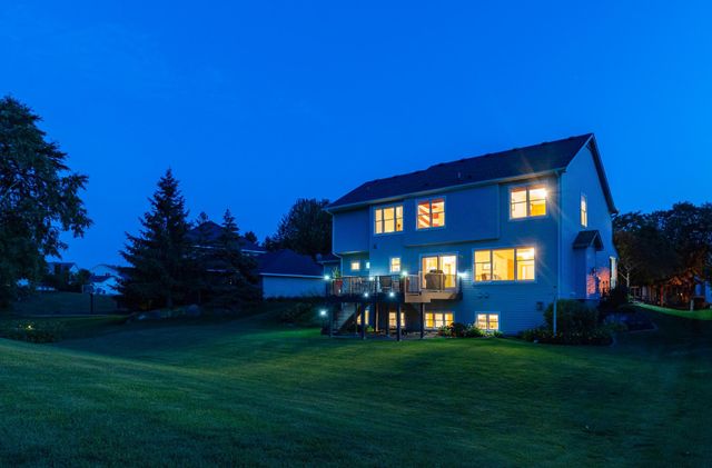 10610 Pinnacle Way, Woodbury, MN 55129