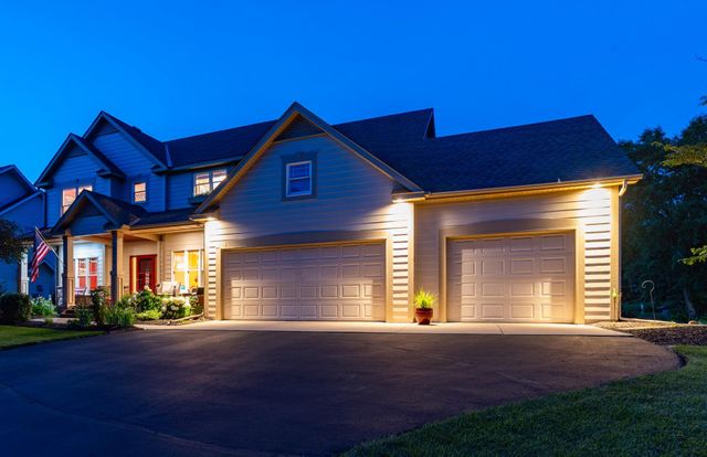 10610 Pinnacle Way, Woodbury, MN 55129