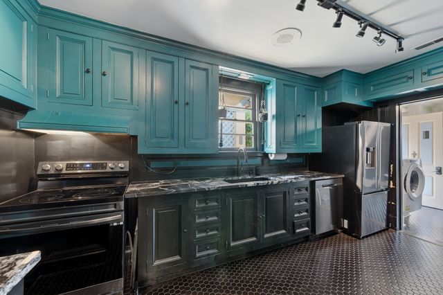 315 W 12th St, Columbia, TN 38401