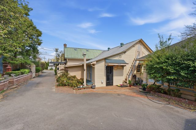 315 W 12th St, Columbia, TN 38401