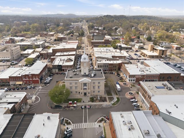 315 W 12th St, Columbia, TN 38401