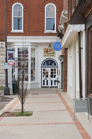 315 W 12th St, Columbia, TN 38401