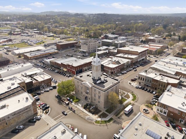 315 W 12th St, Columbia, TN 38401