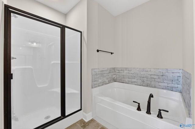 128 Elledge Farm Drive, Hazel Green, AL 35750