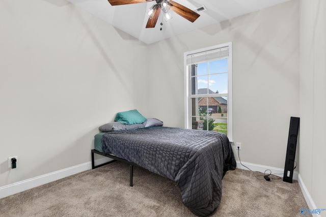 128 Elledge Farm Drive, Hazel Green, AL 35750