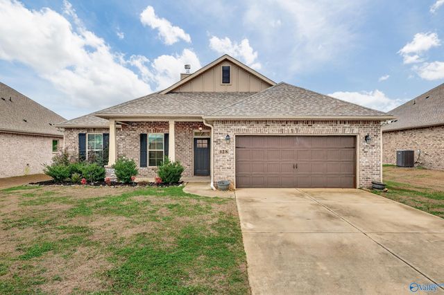 128 Elledge Farm Drive, Hazel Green, AL 35750