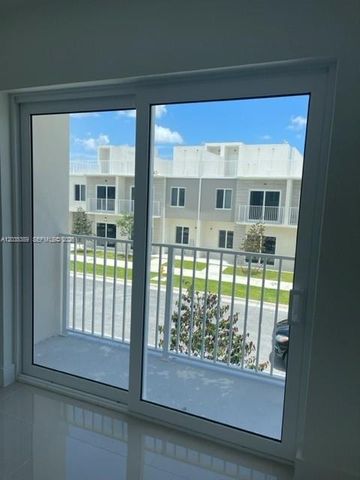 25870 SW 144th Court, Homestead, FL 33032
