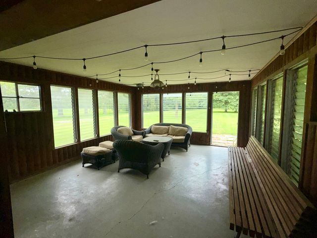 1270 Benson Lane, Green Oaks, IL 60048